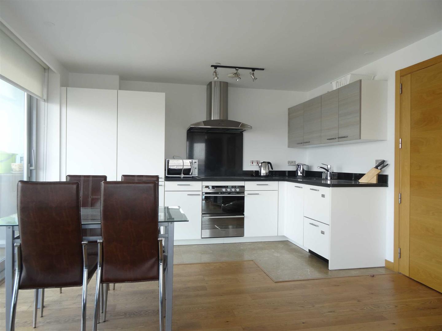 Image of Apartment - 2 Bedrooms - 1 Bathrooms for Rental in Majestic Ocean Plaza-Gibraltar, Image 3